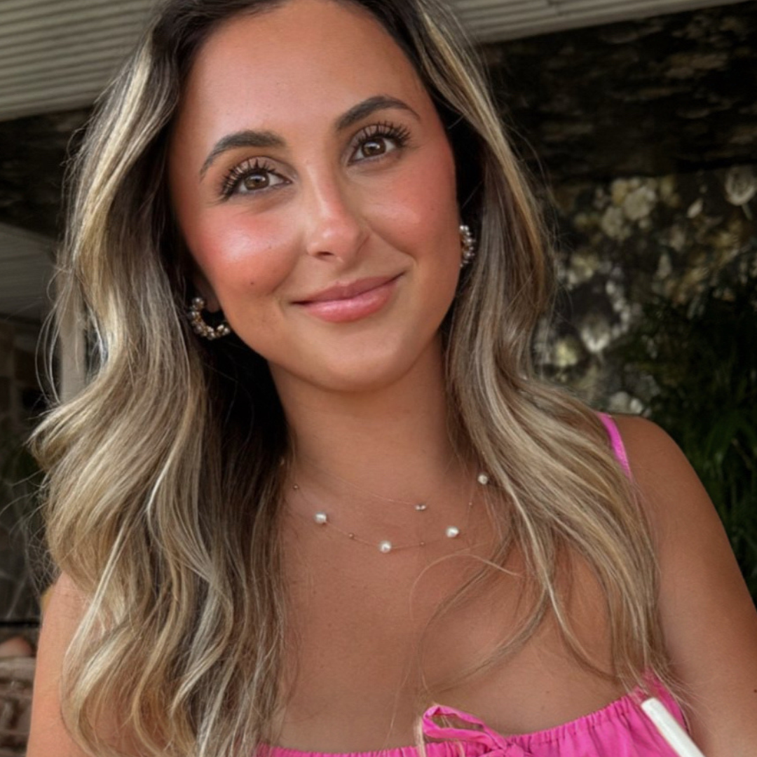 article-page-carousel-item--Kayley Alfano